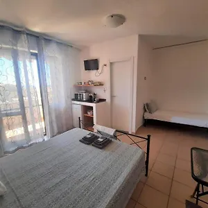 White Bed and breakfast
